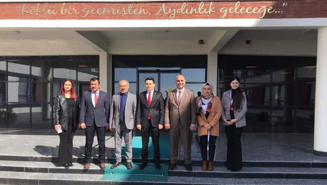 İlçe Kaymakamımız Sayın Osman ŞAHİN ve İlçe Milli Eğitim Müdürümüz Hayati AKTÜRK, Özel Bil Okulları'nı ziyaret ettiler.