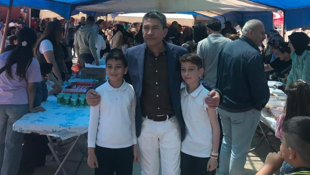 İlçe Milli Eğitim Müdürümüz Sayın Örsan PINAR , Şehit Astsubay Sedat Mert Cumhuriyet İlkokulunun düzenlemiş olduğu Kermese katıldılar.