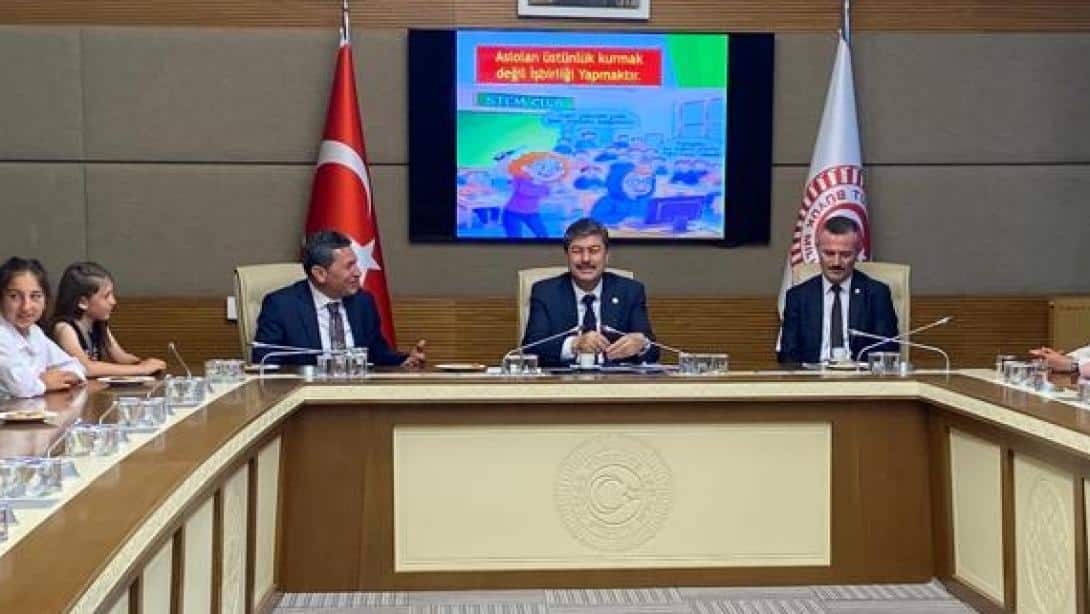 Güçlü Kızlar Aydınlık Yarınlar