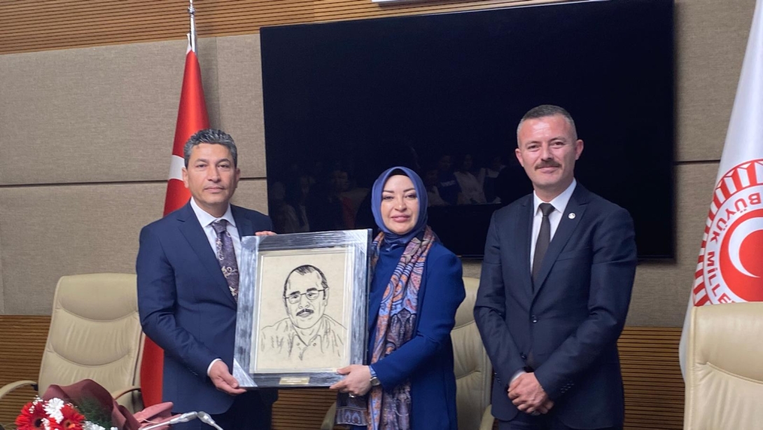 Güçlü Kızlar Aydınlık Yarınlar